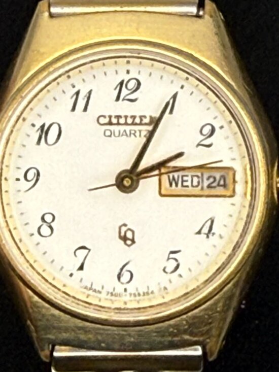 Vintage Citizen 1980\'s Ladies Watch Rare Quartz Crystron  22mm Gold tone Working main image 8